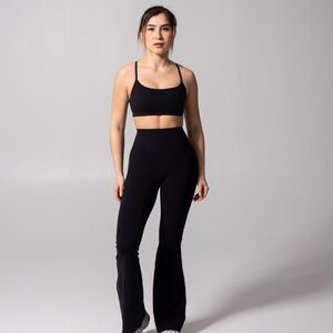 Contour Pocket Flare Legging - Onyx Black